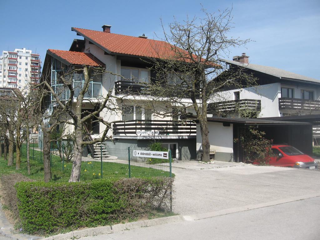 Rooms And Apartment Na Poljani Škofja Loka Zewnętrze zdjęcie